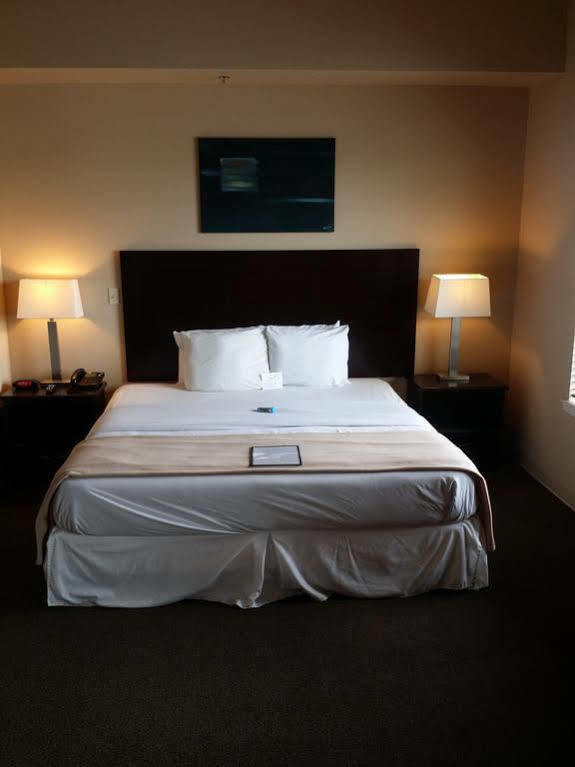 Ambassador Inn & Suites Baldwin Екстер'єр фото